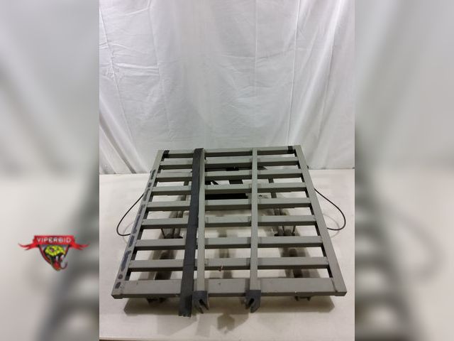 Lot 7-123615 - Hunting tree stand.