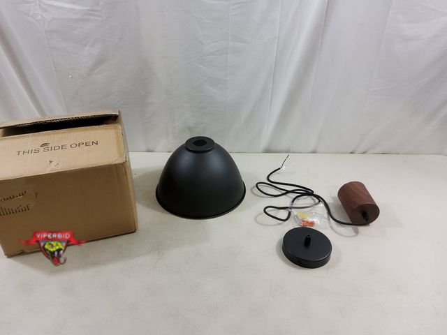 Lot 7-123375 - Modern pendant light.