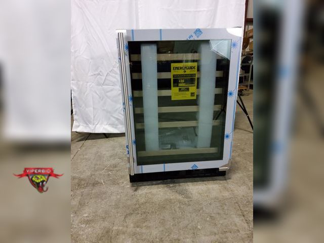 Lot 7-135073 - Marvel MLWC324-SG01A is a 24-inch built-in single-zone wine refrigerator with a 45-bottle capacity a...