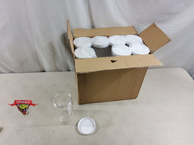Lot 7-134627 - (20) Plastic Jars with Screw on Lids. Approximately 36oz.
