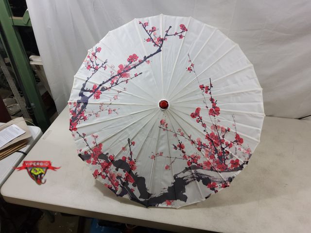 Lot 7-131538 - Mini nylon parasol umbrella. 21-3/8"H X 32" Dia.