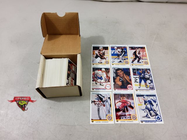 Lot 7-131672 - 1990-1991 Uper Deck Hockey. #400-550 (Missing card #537).