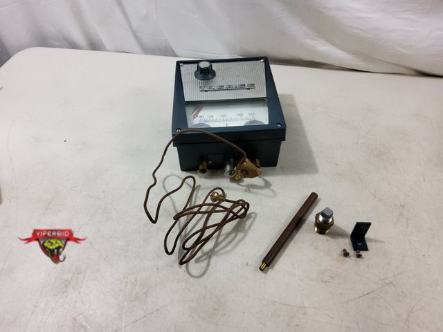 Lot 7-131260 - TreRice 87700 Controller.