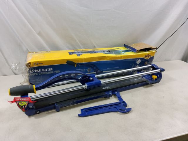 Lot 7-132871 - Missing yellow knob. Qep 24" pro tile cutter.