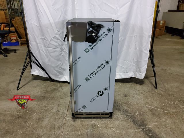 Lot 7-134568 - U-Line UHCP115-SS81A is a premium 15-inch 1 Class black cabinet with stainless steel door clear ice ...