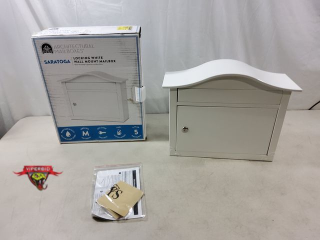 Lot 7-134822 - Architectural Mailboxes Saratoga Locking, Hanging, Metal Mailbox. (17"W x 6"D x 13-1/2"T)