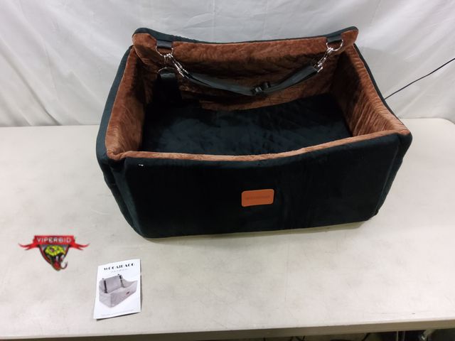 Lot 7-130447 - Wooaidagg Dog Car Seat for Medium &amp; Large Dogs Up to 55lbs. 30"L x 21"W x 18"H