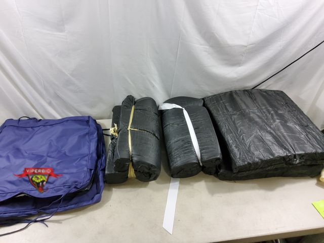 Lot 7-134461 - (4) Outdoor seat cushions with removable covers.18" X 18".