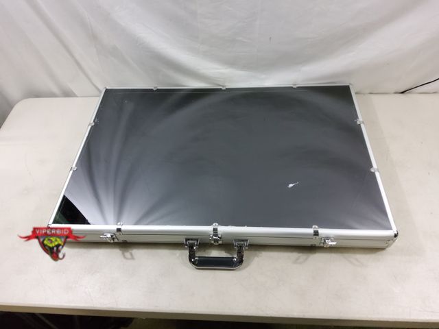 Lot 7-130440 - 33-3/4" X 22" X 2-3/4" Display case with handle.