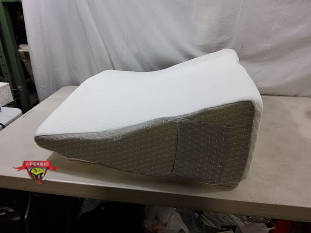 Lot 7-130319 - Ruqmuis Wedge Pillow. 10"H.