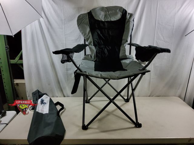 Lot 7-131251 - Seazul deluxe folding chair with beverage holder, pockets, bottle opener and carry bag. Seat height:...