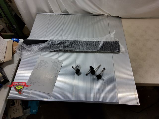 Lot 7-131240 - 36" X 36-1/4"W Angled metal entry ramp.