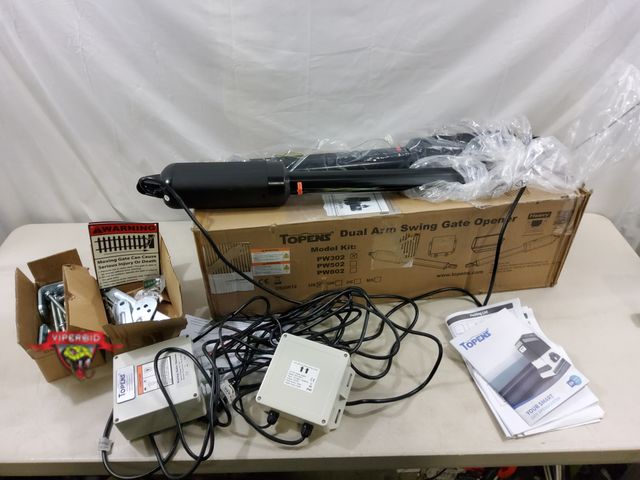 Lot 7-130439 - Retail value $399! Unable to test. Topens dual arm swing gate opener. Model PW302.