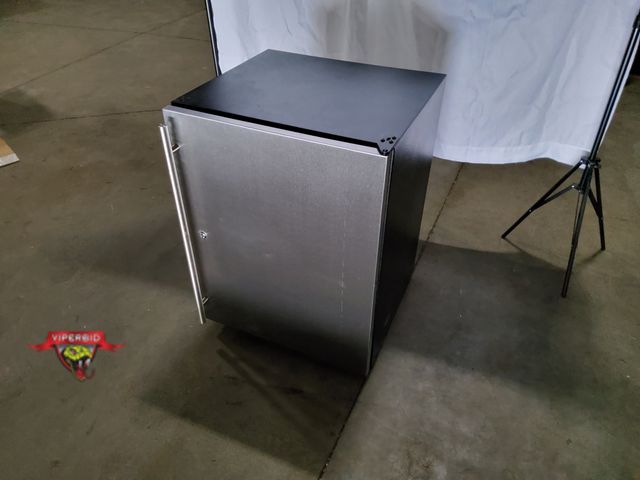 Lot 7-131918 - U-Line U-ADA24RS-13B is a 24" ADA-compliant undercounter refrigerator featuring a black cabinet and ...