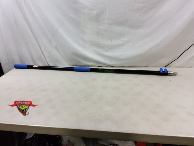 Lot 7-130367 - Eversprout telescoping extension pole.