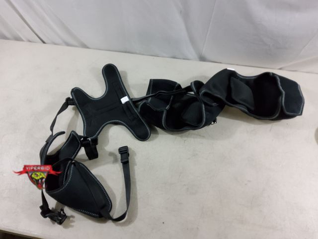 Lot 7-133626 - XL Dog Harness with Removeable Hind Leg Support.