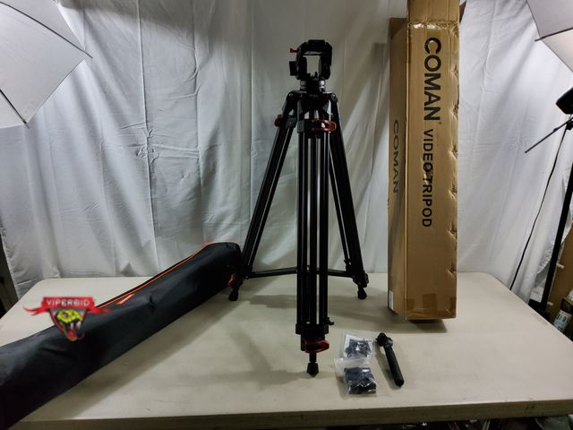 Lot 7-120551 - Retail $140! Coman FF16LS 73" Aluminium Video Tripod with Hydraulic Head for Cameras &amp; Phones.