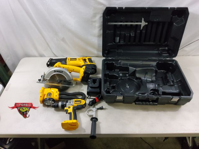 Lot 7-130445 - Great lot!!!  Dewalt 18V tool lot! Includes hard case, 18V 6-1/2" Cordless circular saw (DW939) with...