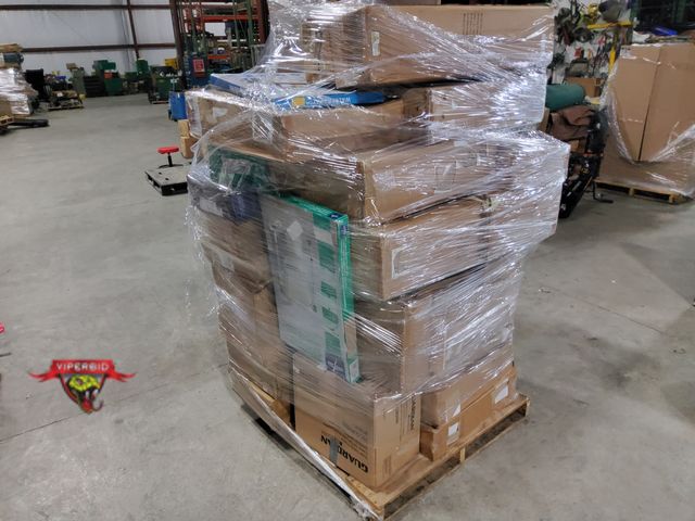 Lot 7-131414 - Pallet of assorted portable shower chairs, portable commodes/ frames, raised toilet seats, and more.
