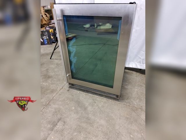 Lot 7-135933 - U-Line (UHBV124-SG01A) 24” Beverage center with a Stainless steel framed glass door. Volume of 5.5 c...