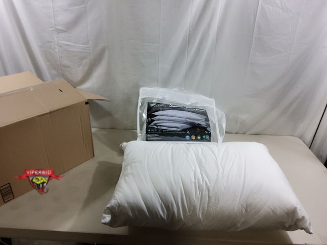 Lot 7-123715 - Three Geese adjustable layer pillow. Standard size.