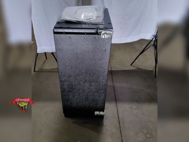 Lot 7-131928 - Viking VCRP415-IS81A 15-Inch Clear Ice Machine. It is a premium panel ready undercounter ice maker. ...