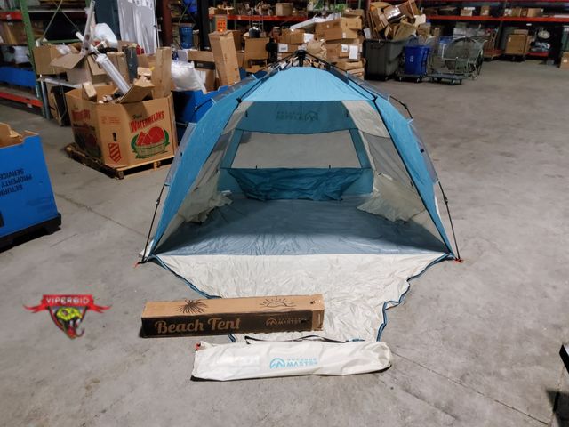 Lot 7-134092 - Outdoor Master pop-up beach tent.