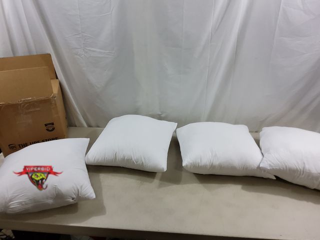 Lot 7-123627 - (4) 16" Pillow inserts.