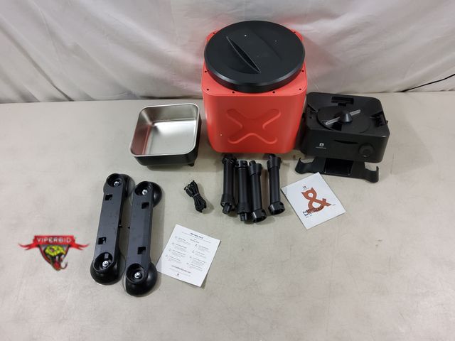 Lot 7-130335 - Molly &amp; Cody automatic pet feeder. No instructions. Tested to power on.