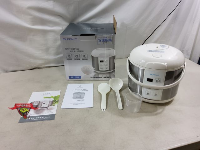 Lot 7-130368 - Looks like new! Buffalo clad classic rice cooker. Model KWBSC10-II. 1.0L. Tested to power on - Warms...