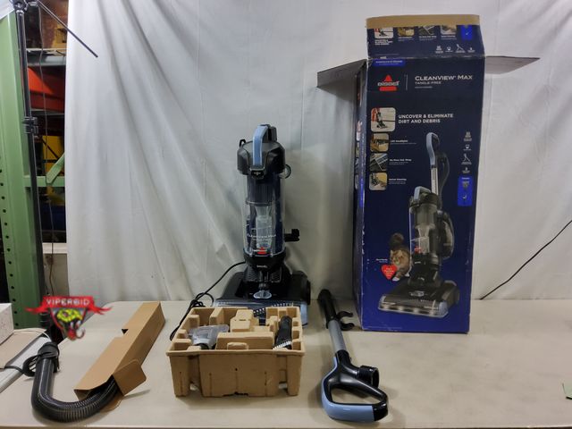 Lot 7-131842 - Bissell cleanview max vacuum. Like new condition.