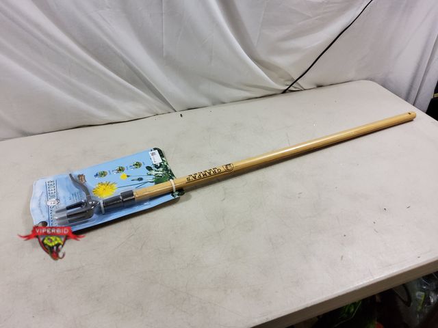 Lot 7-132724 - The Original Grampa's Weeder weed removal tool.