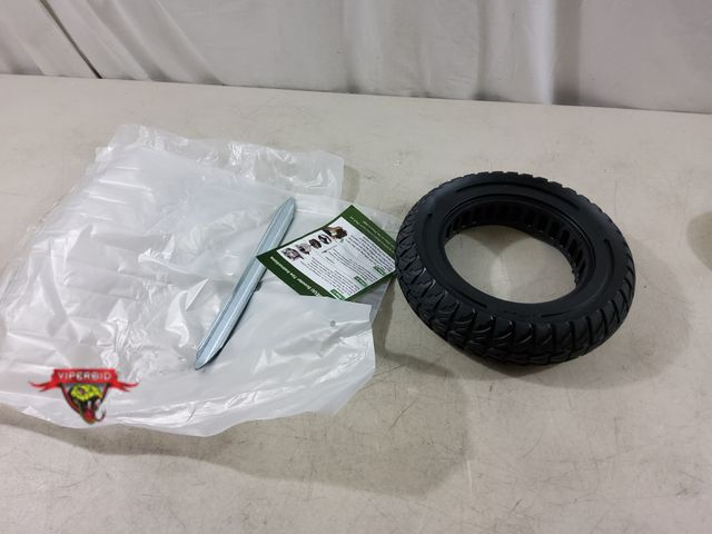 Lot 7-133532 - Cityneye 10 X 2.5-6.1 tire.