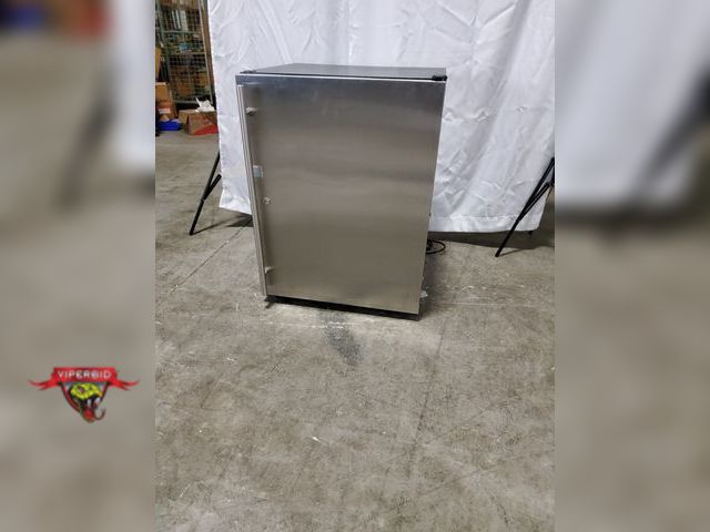 Lot 7-135084 - U-Line 24"  Compact Refrigerator with 5.3 cu. ft. Capacity, Chrome Plated Wire Shelves, Convection C...