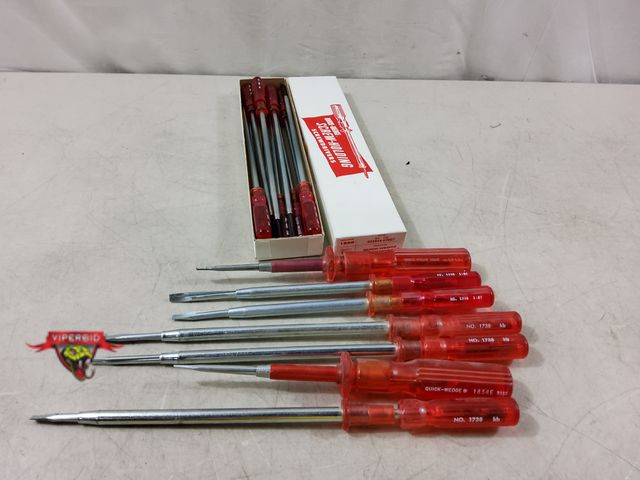 Lot 7-133028 - Lot of (19) Miscellaneous Size quick wedge Flathead Screwdrivers.