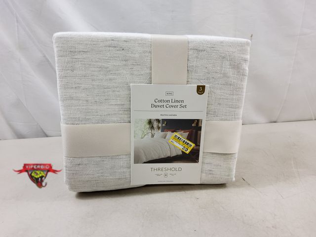 Lot 7-131532 - New! Threshold king size cotton linen duvet cover set. Includes duvet cover and (2) King shams.