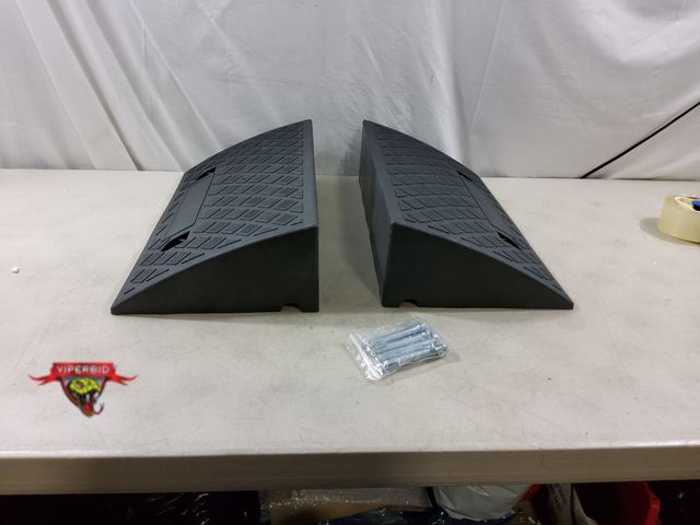 Lot 7-134240 - Set of (2) 5.12" Rise threshold ramps. 19-3/8" X 10-1/2".
