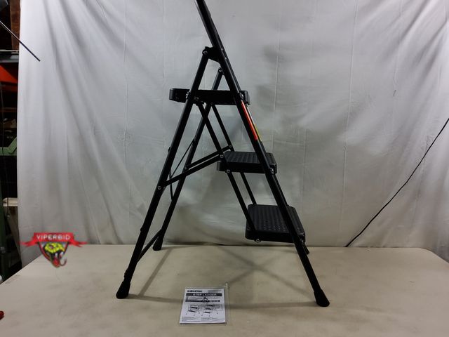 Lot 7-130743 - Boontec 3-Step Step ladder. Overall Step height 28-3/4". Ladder height: 40".