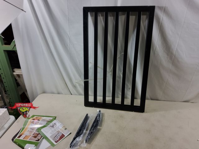 Lot 7-135765 - 2-Panel Wood gate. 32"H X 40"W.
