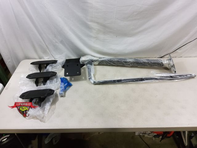 Lot 7-130322 - 4-step boat trailer tongue step with handrail.