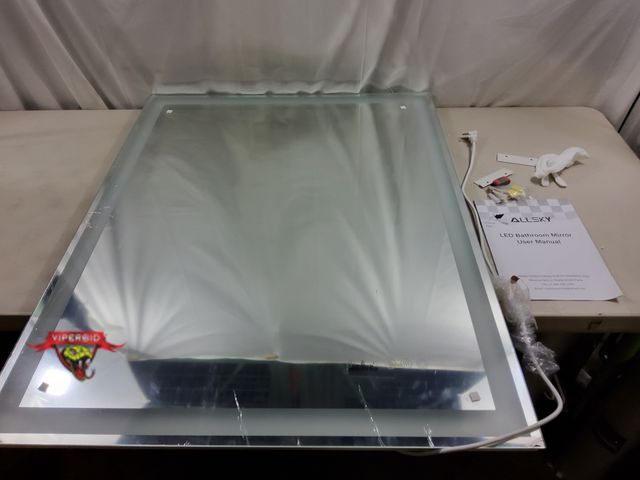 Lot 7-123733 - Callsky led bathroom mirror. Plug in. Moel LMS-4032. 40" X 32". Tested.