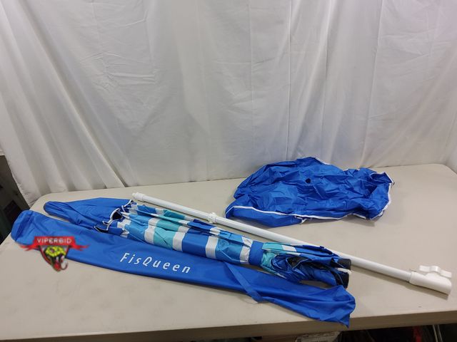 Lot 7-131353 - 8 Ft. Beach umbrella.