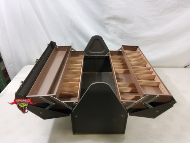 Lot 7-130419 - Made in the USA! Kennedy  22" cantilever professional handy carry tool chest. Model 1022-527125.