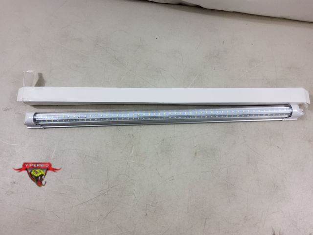 Lot 7-130572 - Cnsunway D-Dhaped led tube light. Model SWT80018B3060.  AC; 100-277V. 22-7/8".