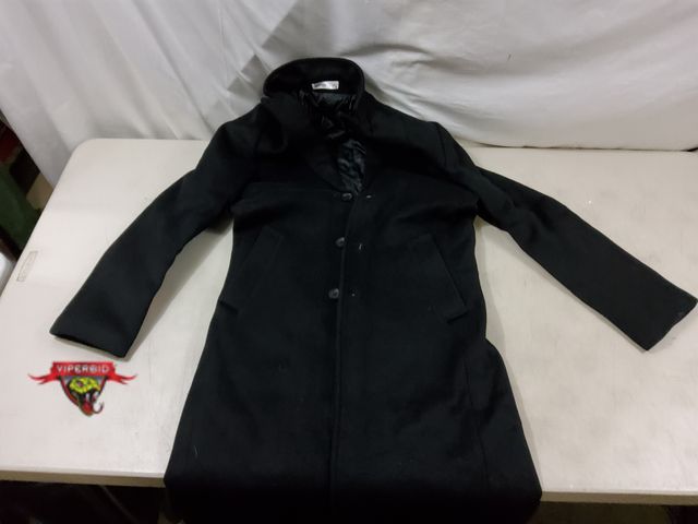 Lot 7-130692 - Men's Aptro trench coat. Size: M. 80% Wool / 20% Polyester.