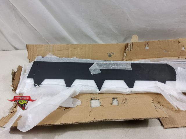 Lot 7-132870 - New! (10) 40" Metal lawn edging. 4".