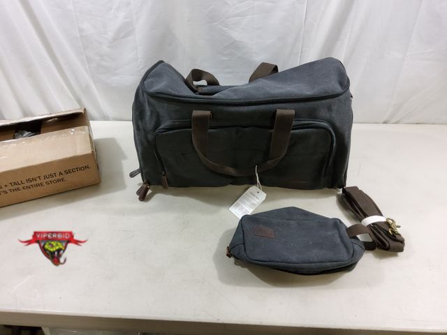 Lot 7-123566 - S-Zone Carry On Garment Bag. Measures (L) 21 x (W) 11.5 x (H) 12 inches, expanded size is 51.2 x 20....