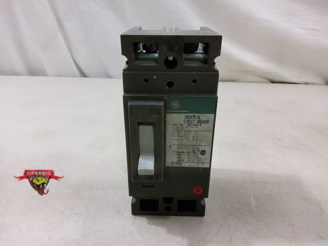 Lot 7-130204 - GE industrial circuit breaker. Cat. no. TED124015.