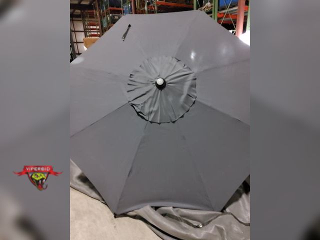 Lot 7-131387 - Lyon 11 ft. Market umbrella. Tilts.