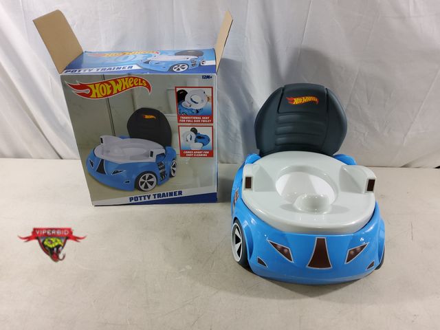 Lot 7-135608 - Hot Wheels potty trainer.